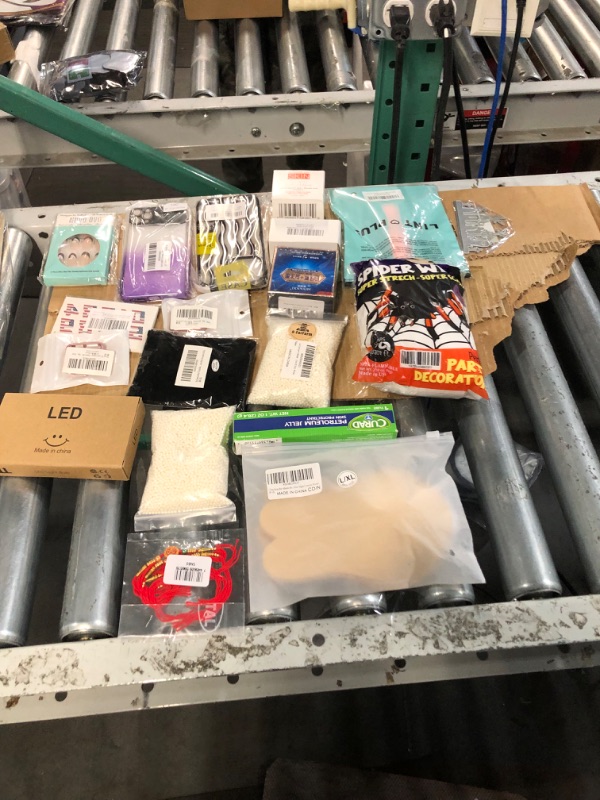 Photo 1 of **MISCELLANEOUS BUNDLE ITEMS NO RETURNS**

