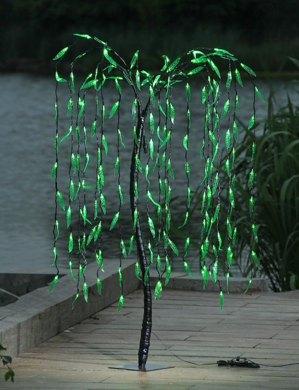 Photo 1 of **SEE NOTES**LIGHTSHARE 5.5 Feet 200 LED Willow Tree Light, Green Light