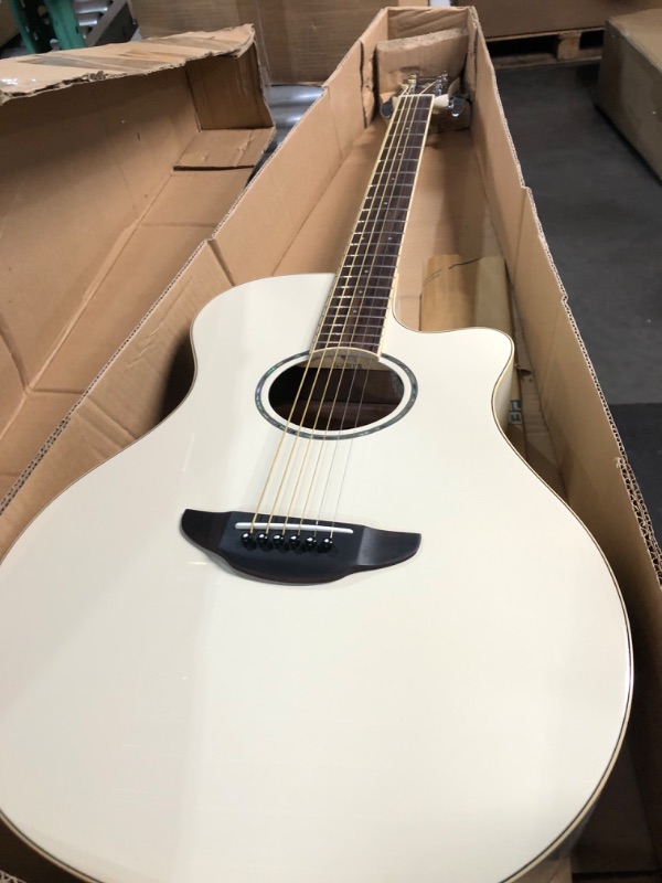 Photo 2 of Yamaha APX600 VW Thin Body Acoustic-Electric Guitar, Vintage White