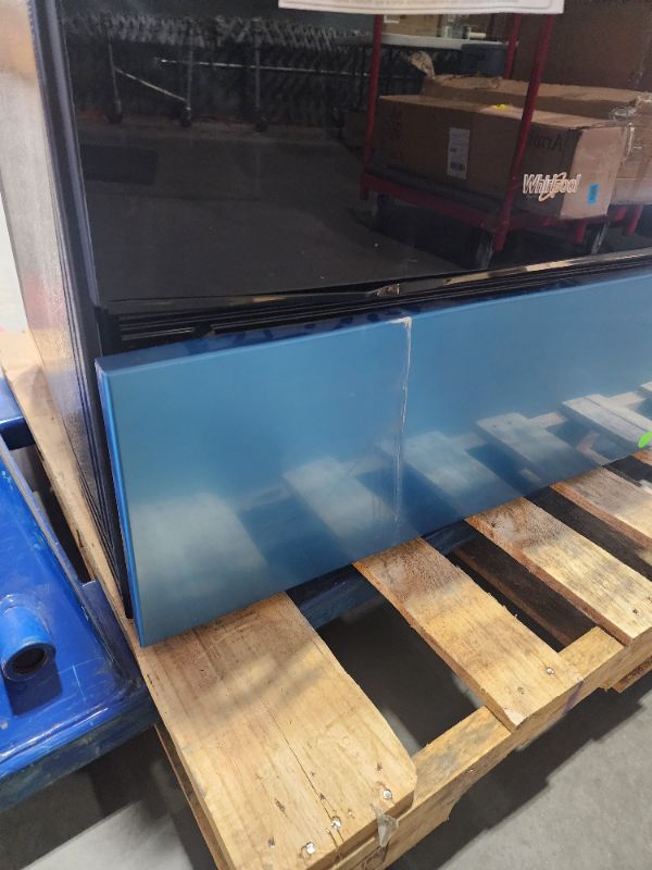 Photo 6 of **MAJOR DENT ON SIDE**
Whirlpool 30-in Smooth Surface 5 Elements 5.3-cu ft Self-Cleaning Air Fry Convection Oven Freestandin