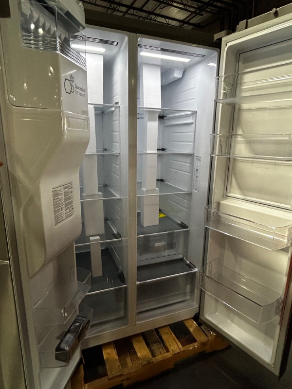 Photo 9 of LG LRSXS2706S 27 Cu. Ft. Side-by-Side Refrigerator with Smooth Touch - Stainless

