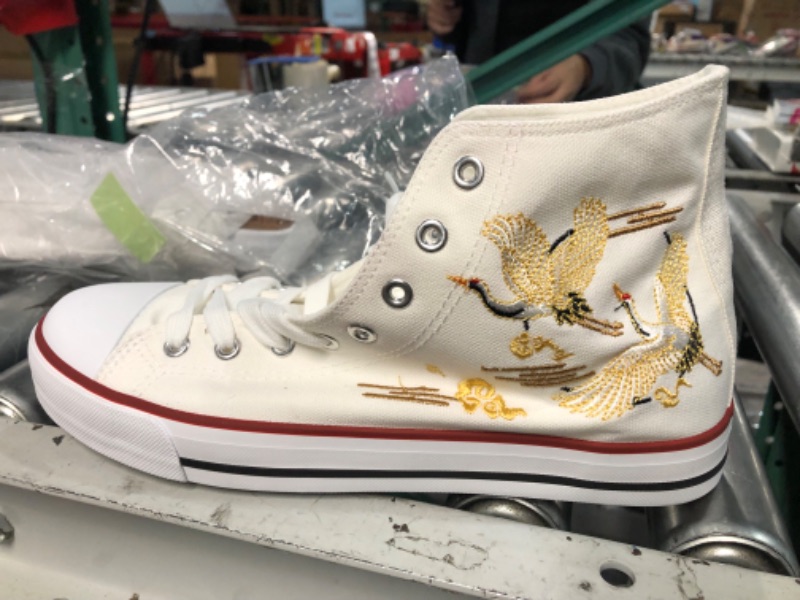 Photo 1 of Convers with bird design Size 11 