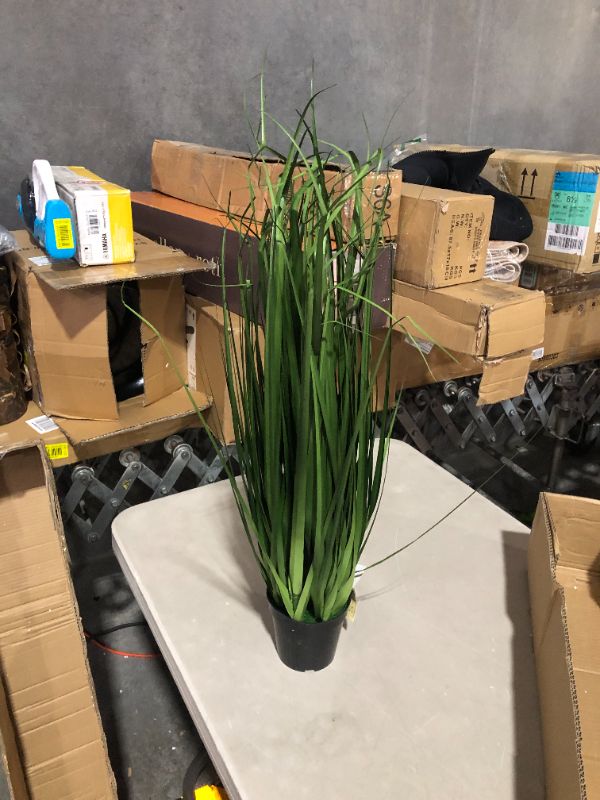 Photo 1 of ***DAMAGED - BENT - SEE PICTURES***
Vickerman Everyday 36" Artificial Potted Extra Full Green Grass