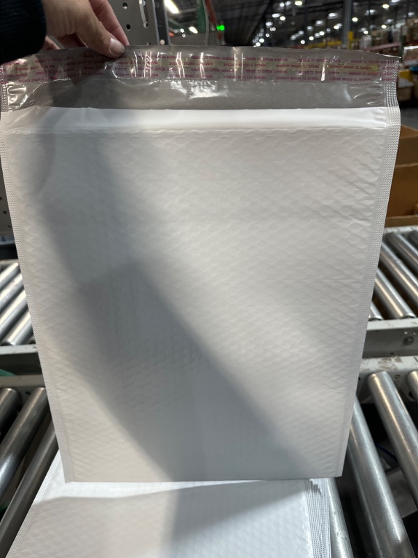 Photo 4 of Thenshop 10 Pcs 20 x 24 Inch Large Bubble Mailers White resealable Padded Envelopes 