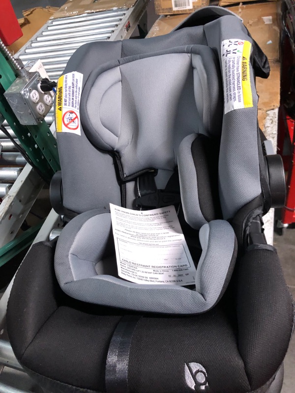 Photo 5 of Baby Trend Secure-Lift 35 Infant Car Seat, Dash Black