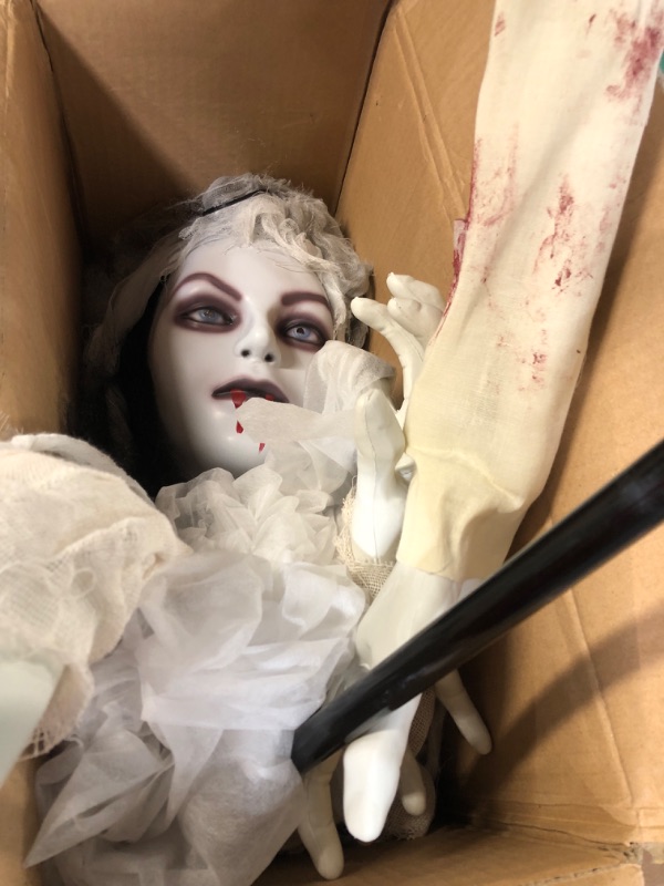 Photo 2 of Haunted Hill Farm Animatronic Scary Groundbreaker Haunted Bride
