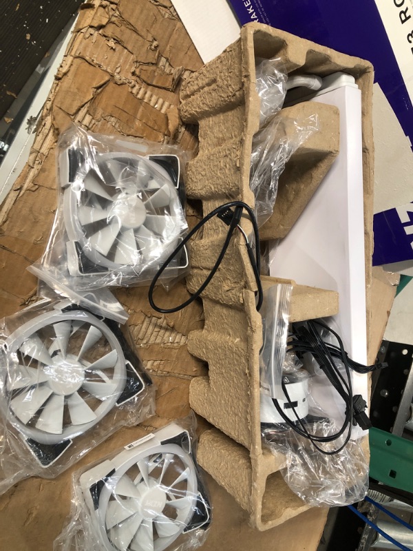 Photo 1 of NZXT Kraken Z73 RGB 360mm - RL-KRZ73-RW - AIO RGB CPU Liquid Cooler - Customizable  Radiator Fans (3 Included) - White White Kraken Z Z73 RGB 360mm Cooler