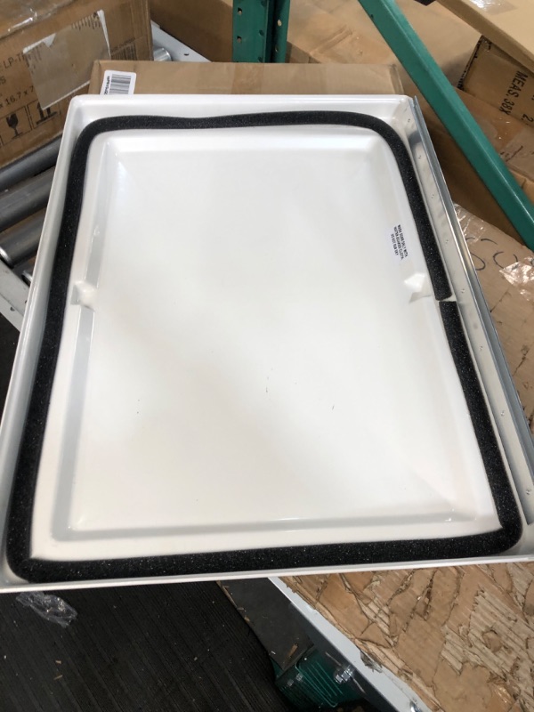 Photo 2 of Heng's J294X18WH White Exit Vent Lid