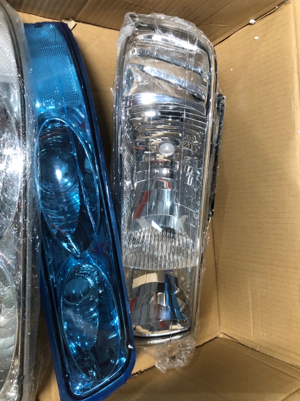 Photo 5 of DWVO Headlights Assembly with Bumper Lights Compatible with 1999-2002 Chevy Silverado/2000-2006 Tahoe Suburban 