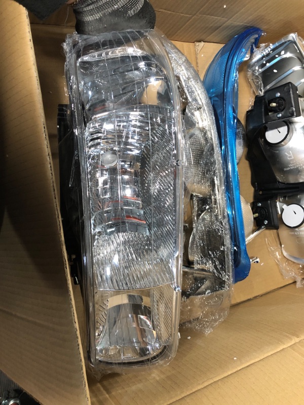 Photo 2 of DWVO Headlights Assembly with Bumper Lights Compatible with 1999-2002 Chevy Silverado/2000-2006 Tahoe Suburban 