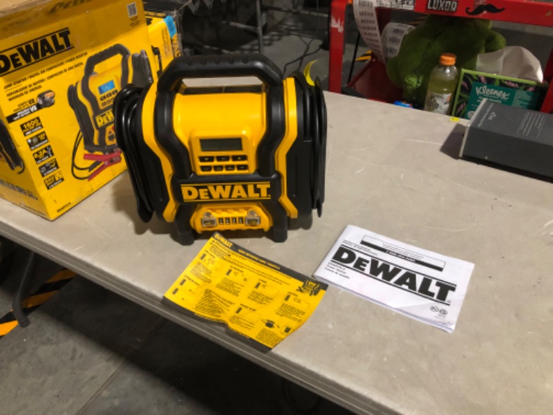 Photo 2 of ***DOES NOT POWER ON - NO CHARGER - UNABLE TO TEST***
DEWALT DXAEPS14 1600 Peak Battery Amp 12V Automotive Jump Starter