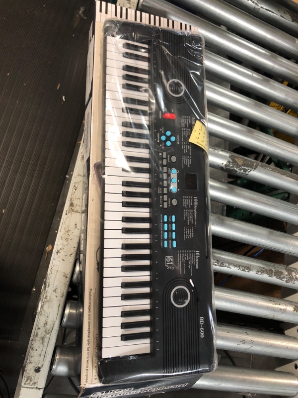 Photo 2 of 61 key piano keyboard, Electronic Digital Piano with Built-In Speaker Microphone