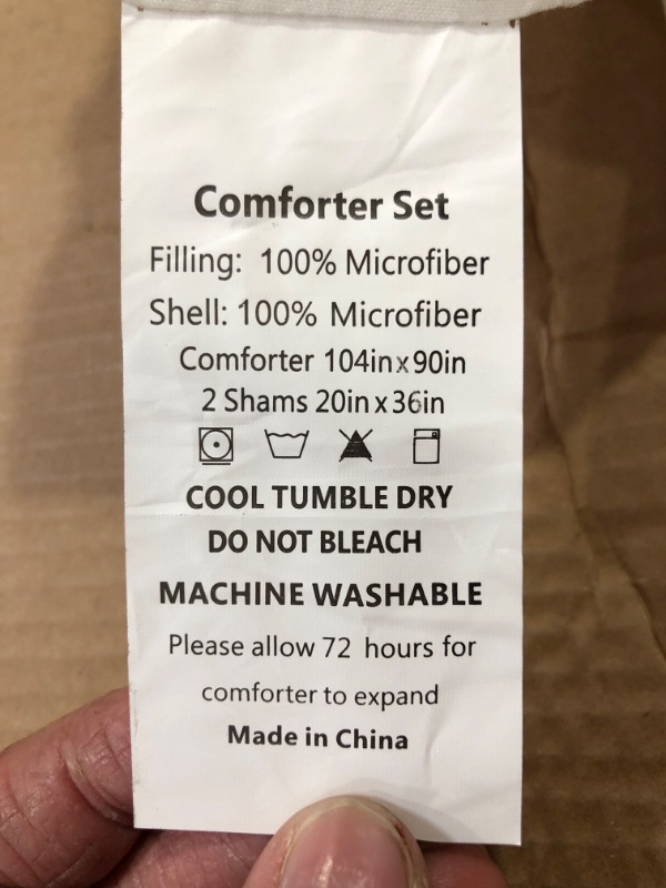 Photo 1 of ***SEE NOTES*** Comforter Set, 1 Comforter (104in x 90in), 2 Shams (20in x 36in)