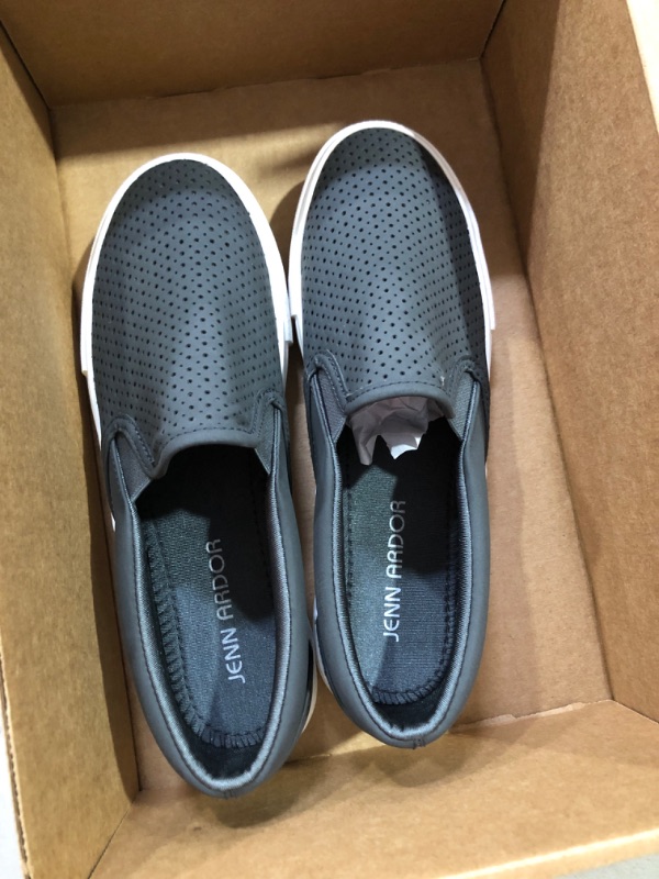 Photo 2 of JENN ARDOR Slip On Low Top Canvas Flats Sneakers Shoes (Women's Size 8)