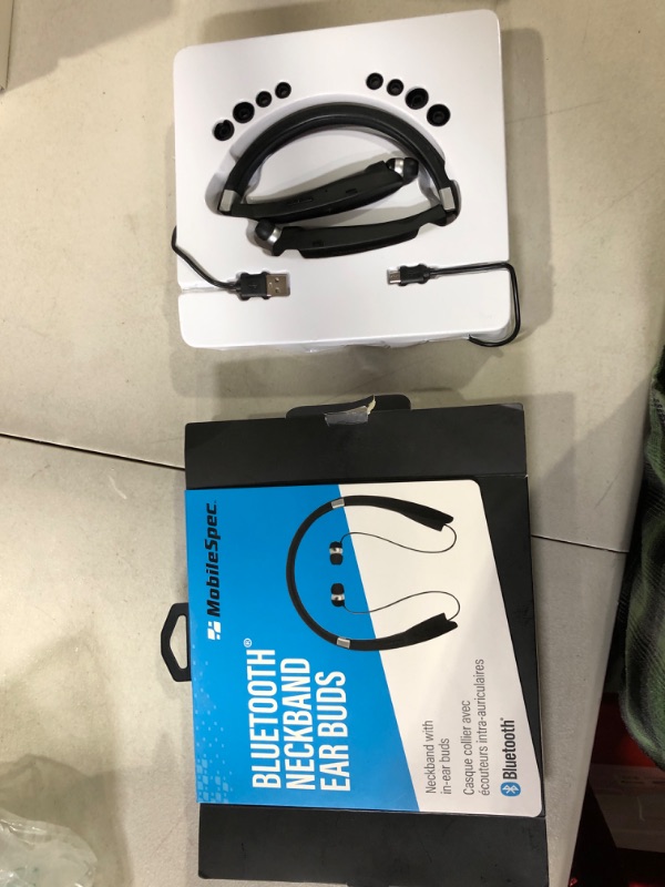 Photo 2 of Mobile Spec MBS11306 Premium Lightweight Bluetooth Neckband - Black **NOT TESTED**