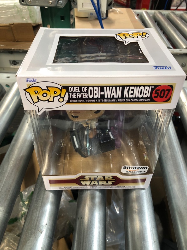 Photo 3 of Funko Pop! Deluxe Star Wars: Duel of The Fates - OBI-Wan Kenobi, Amazon Exclusive, Figure 2 of 3