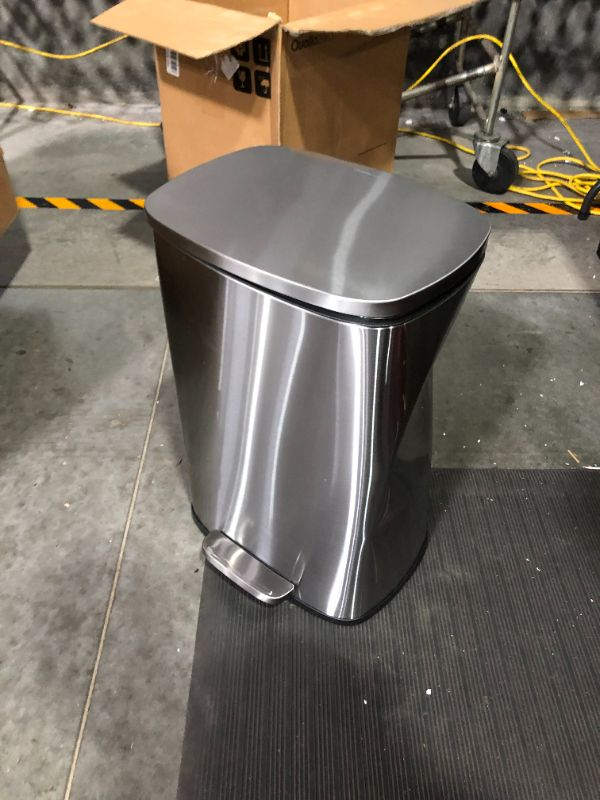 Photo 2 of ***DAMAGED - SEE NOTES***
QUALIAZERO 50L/13Gal Heavy Duty Hands-Free Stainless Steel Commercial/Kitchen Step Trash Can