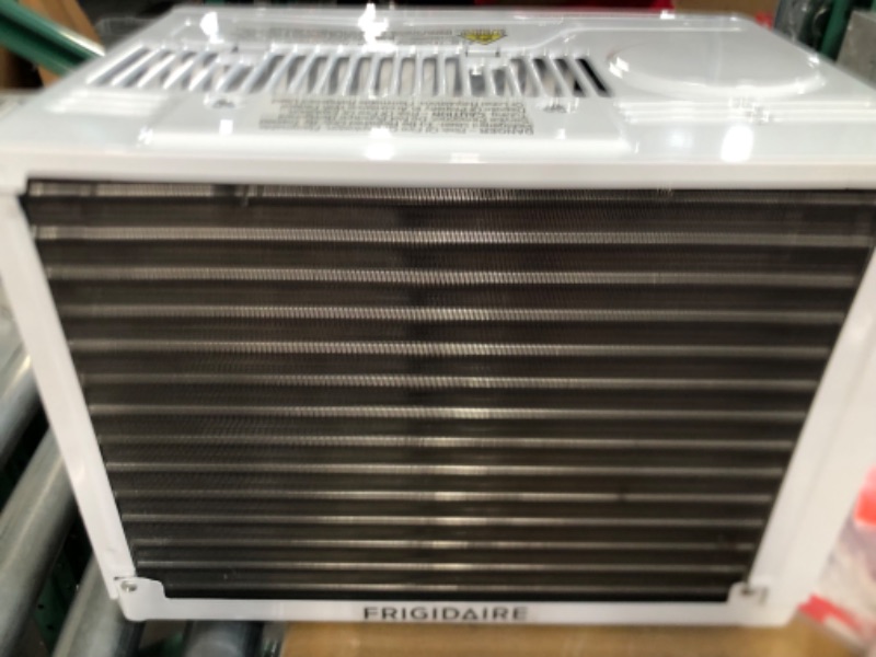 Photo 3 of ++Tested & Works see photo for green light++ Frigidaire FFRA051WAE Window-Mounted Room Air Conditioner, 5,000 BTU with Temperature Control and Easy-to-Clean Washable Filter, in White
