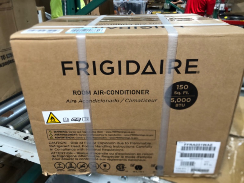 Photo 2 of ++Tested & Works see photo for green light++ Frigidaire FFRA051WAE Window-Mounted Room Air Conditioner, 5,000 BTU with Temperature Control and Easy-to-Clean Washable Filter, in White
