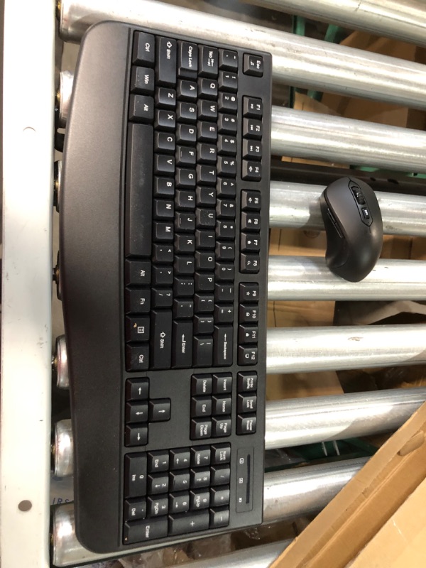 Photo 3 of [USED] Wireless Keyboard and Mouse Combo,