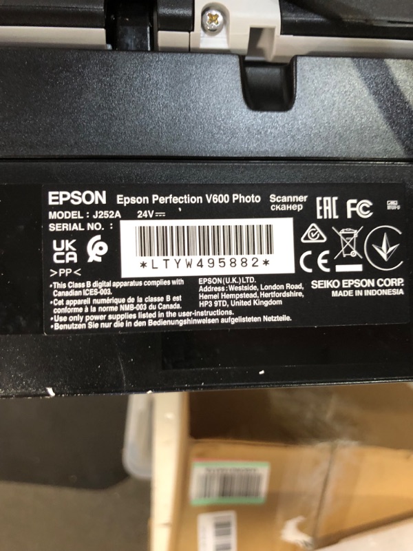 Photo 6 of Epson Perfection V600 Color Photo, Image, Film, Negative & Document Scanner