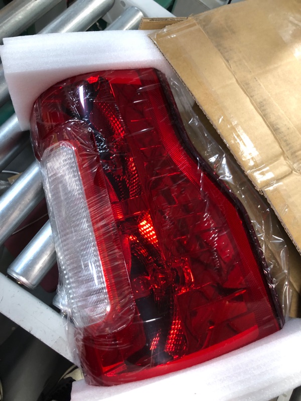 Photo 1 of Tail Light Rear Lamp Compatible With 2017-2019 Ford F250 F350 Super Duty 