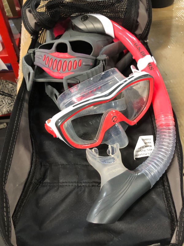 Photo 4 of *SEE NOTES* U.S. Divers Diva Women Snorkel Set, Ladies Silicone Mask, Trek Travel Fins, Dry Top Snorkel + Snorkeling Gear Bag. Red - Small