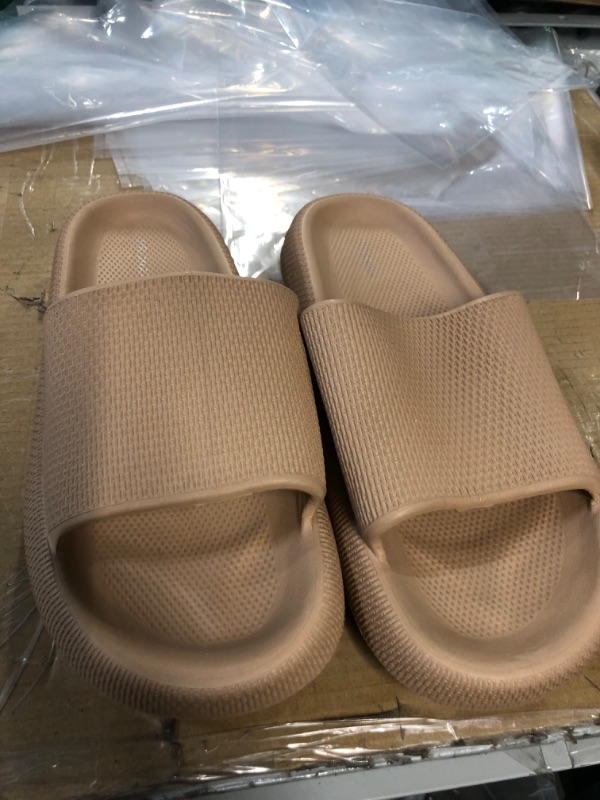 Photo 3 of *USED - LOOK NEW* Bronax Cloud Slippers, Size EU 40-41