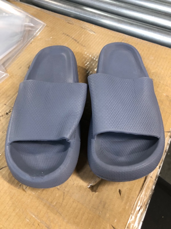 Photo 4 of *USED* Pillow Slipper Slides, Gray, Size EU 40-41