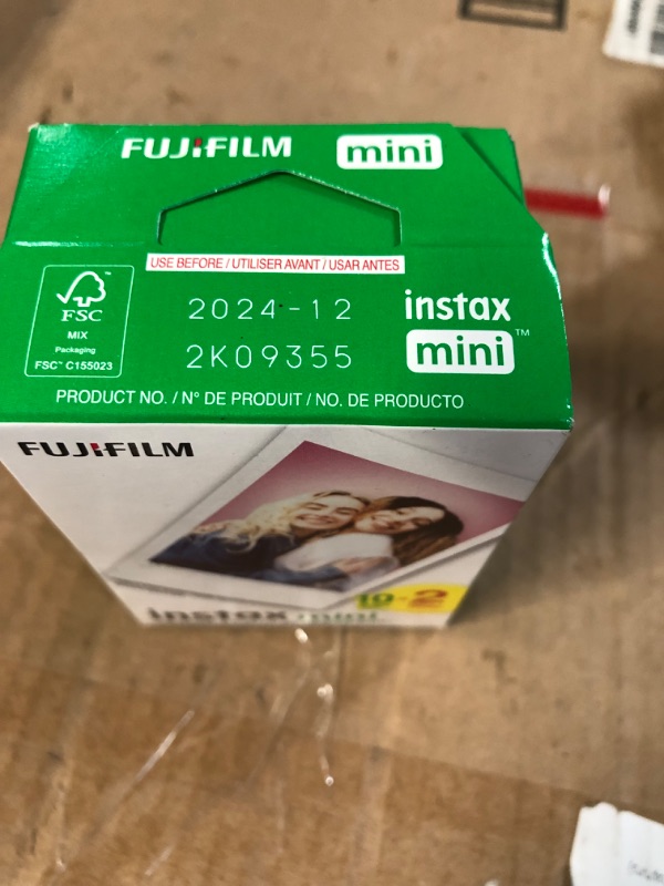 Photo 2 of Fujifilm Instax Mini Instant Film Twin Pack (White) 20 photos 