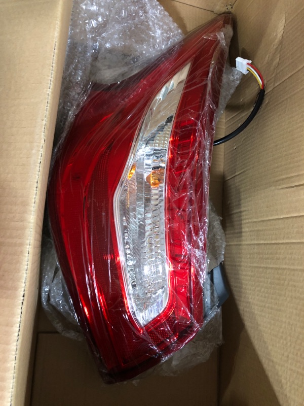 Photo 2 of WFLNHB Left Side Outer Tail Light Assembly Replacement for Nissan Altima 2016 2017 2018 Driver Side Rear Tail Light Lamp 265559HS0A NI2804106