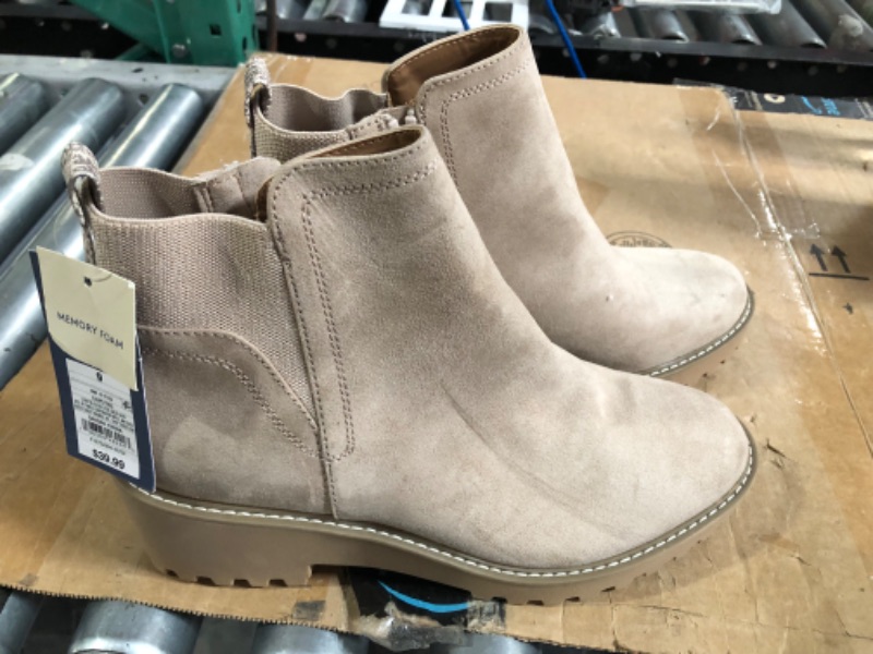 Photo 2 of Women's Taci Pull-on Ankle Boots - Universal Thread Taupe 9