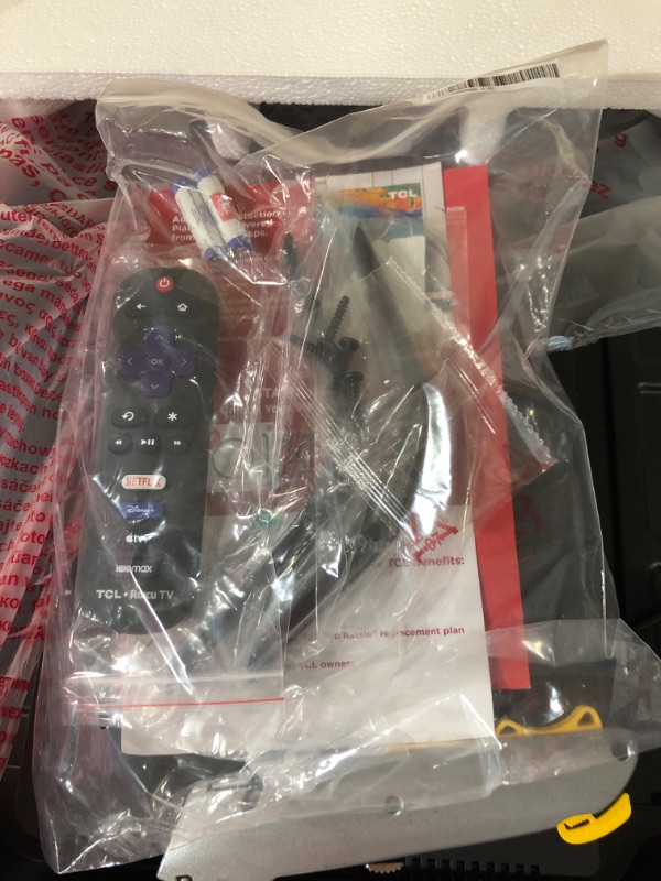 Photo 1 of TCL 32" Class 3-Series HD 720p LED Smart Roku TV - 32S355