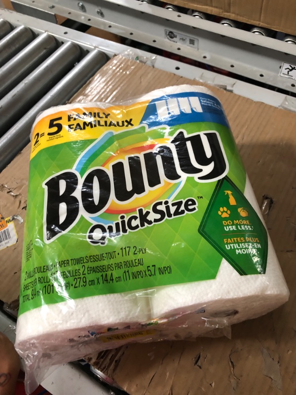 Photo 1 of Bounty Select-A-Size, 2-ply 114 sheets Paper Towel Big Roll - White - 2-Pack White 114 Count (Pack of 2)