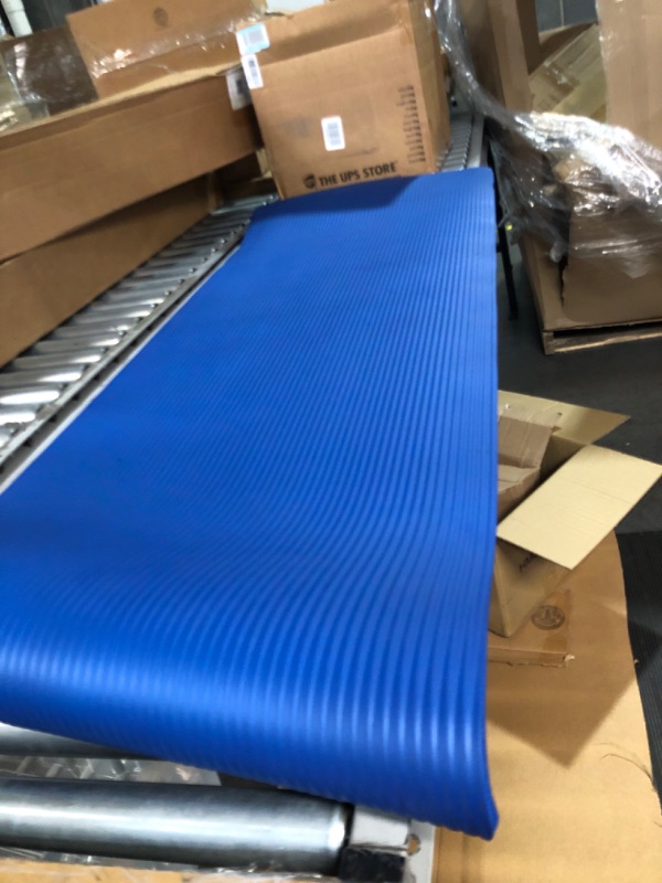 Photo 2 of Amazon Basics 1/2-Inch Extra Thick Exercise Yoga Mat Blue Yoga Mat841710155723
