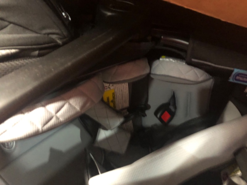 Photo 1 of Graco Extend2Fit Convertible Car Seat
