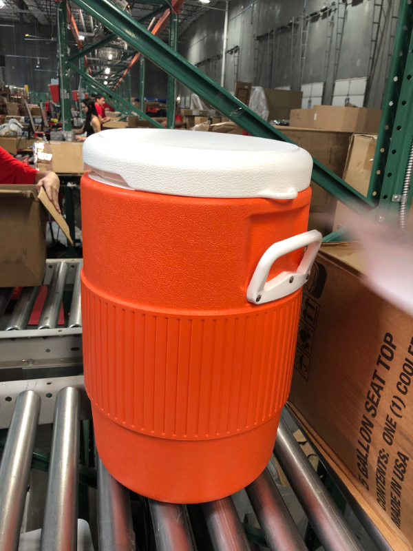 Photo 4 of *MINOR DAMAGE SEE NOTES*
Igloo 5-10 Gallon Portable Beverage Dispenser with Flat Seat Lid 5 gal Orange