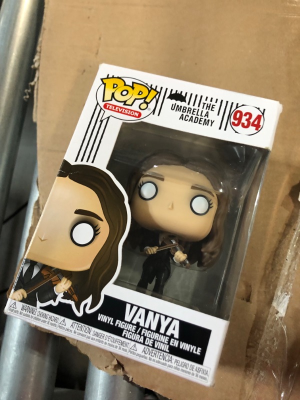 Photo 2 of Funko Pop! TV: Umbrella Academy- Vanya Hargreeves 