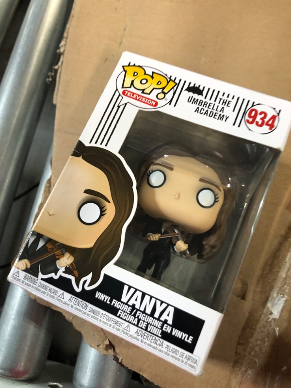 Photo 3 of Funko Pop! TV: Umbrella Academy- Vanya Hargreeves 