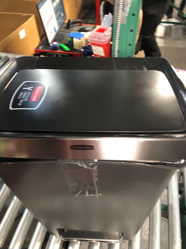 Photo 1 of *MINOR CRACKING SEE PHOTO*
Rubbermaid Premier Series III Step-On Trash Can 12.4 Gallon, Charcoal