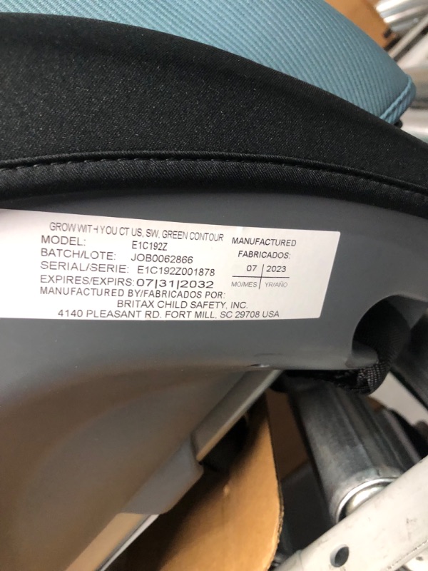 Photo 4 of Britax Grow with You ClickTight Harness-to-Booster, Green Contour SafeWash ClickTight Green Contour *OPENED FOR INSPECTION*