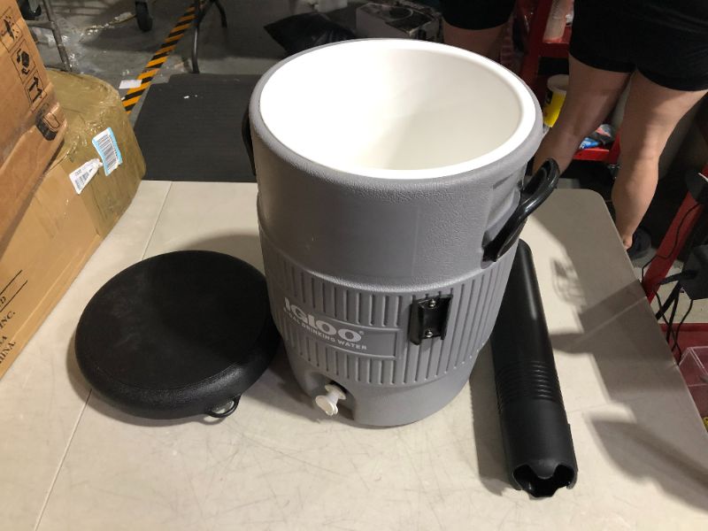 Photo 2 of ***NONFUNCTIONAL - DAMAGED - SEE NOTES***
Igloo 5-10 Gallon Portable Sports Cooler