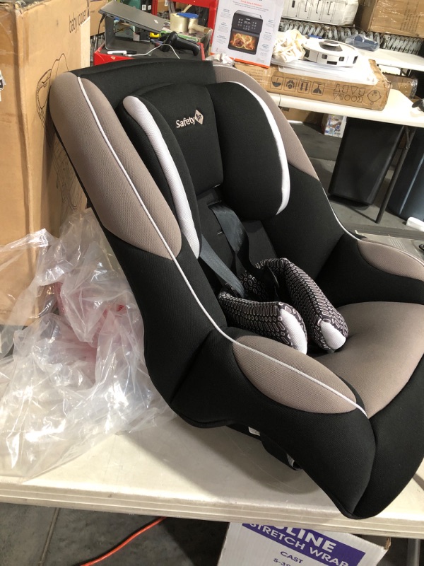 Photo 4 of * used item *
Safety 1st Grow and Go All-in-One Convertible Car Seat, Rear-facing 5-40 pounds,