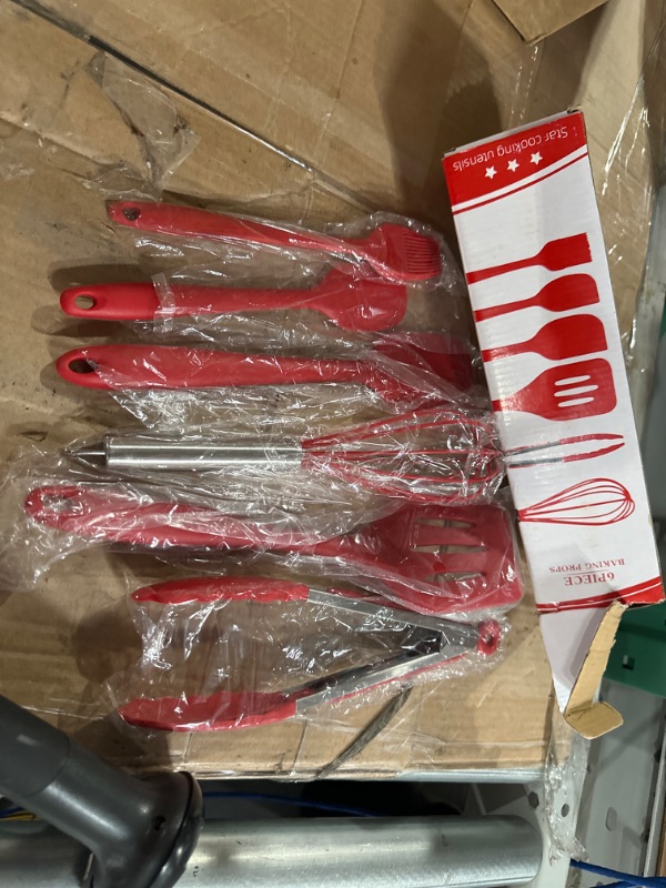 Photo 1 of 
New - Non Stick Heat...or baking tool
(Red)