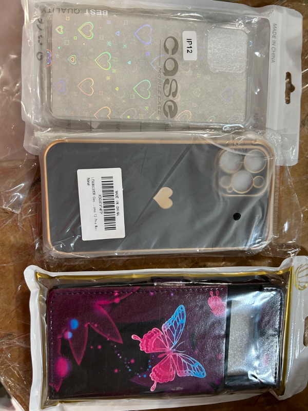 Photo 1 of **MISCELLANEOUS BUNDLE**
