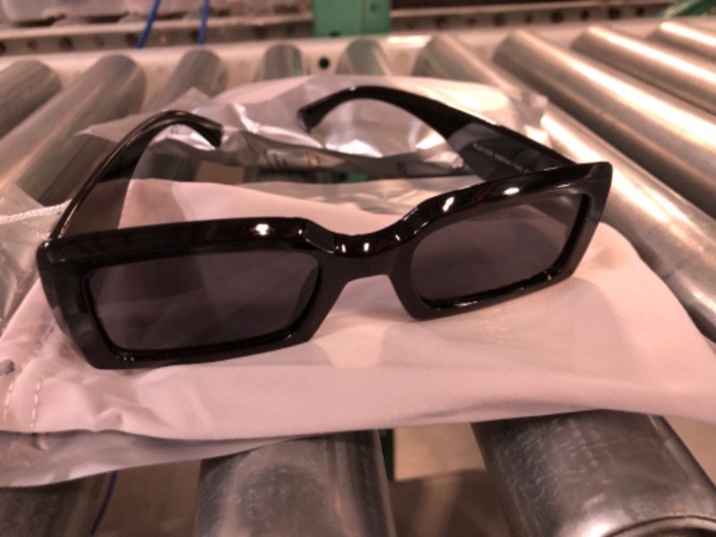 Photo 2 of (Pack of 2) PORADAY Nude Rectangle Sunglasses Black/Grey