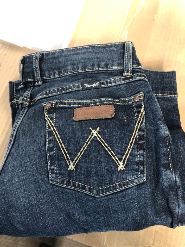 Photo 1 of WOMENS SIZE 5X34 WRANGLER JEANS