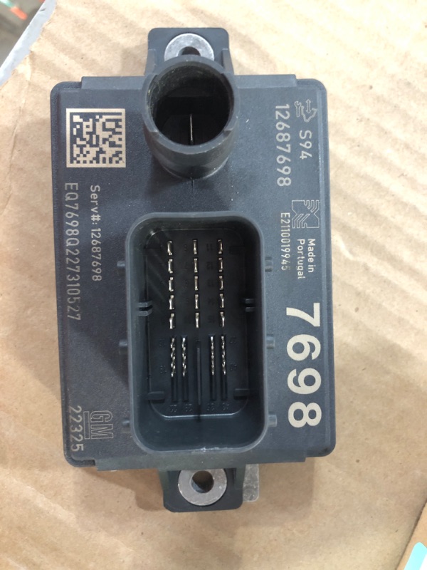 Photo 1 of GM Genuine Parts 12687698 Glow Plug Control Module