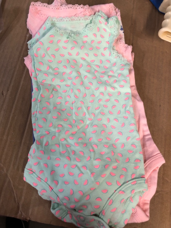 Photo 1 of *SEE NOTES* SIMPLE JOYS BY CARTERS BABY SLEEVLESS BODYSUIT 