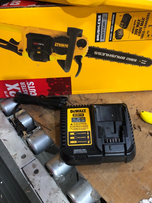 Photo 5 of **USED** DEWALT FLEXVOLT 60V MAX* Brushless Chainsaw Kit (2.0 Ah) (DCCS670T1)
